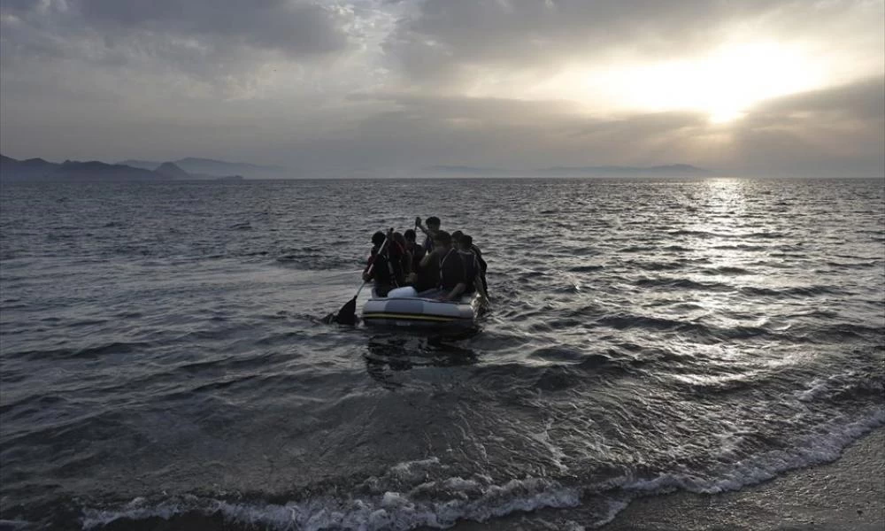 Λέσβος: Φουσκωτό με 35 παράτυπους μετανάστες σε ακτή κοντά στην Μυτιλήνη